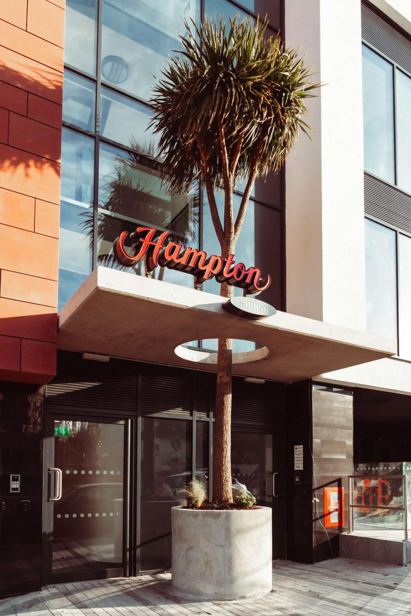 Hampton By Hilton Torquay Hotel Exterior photo