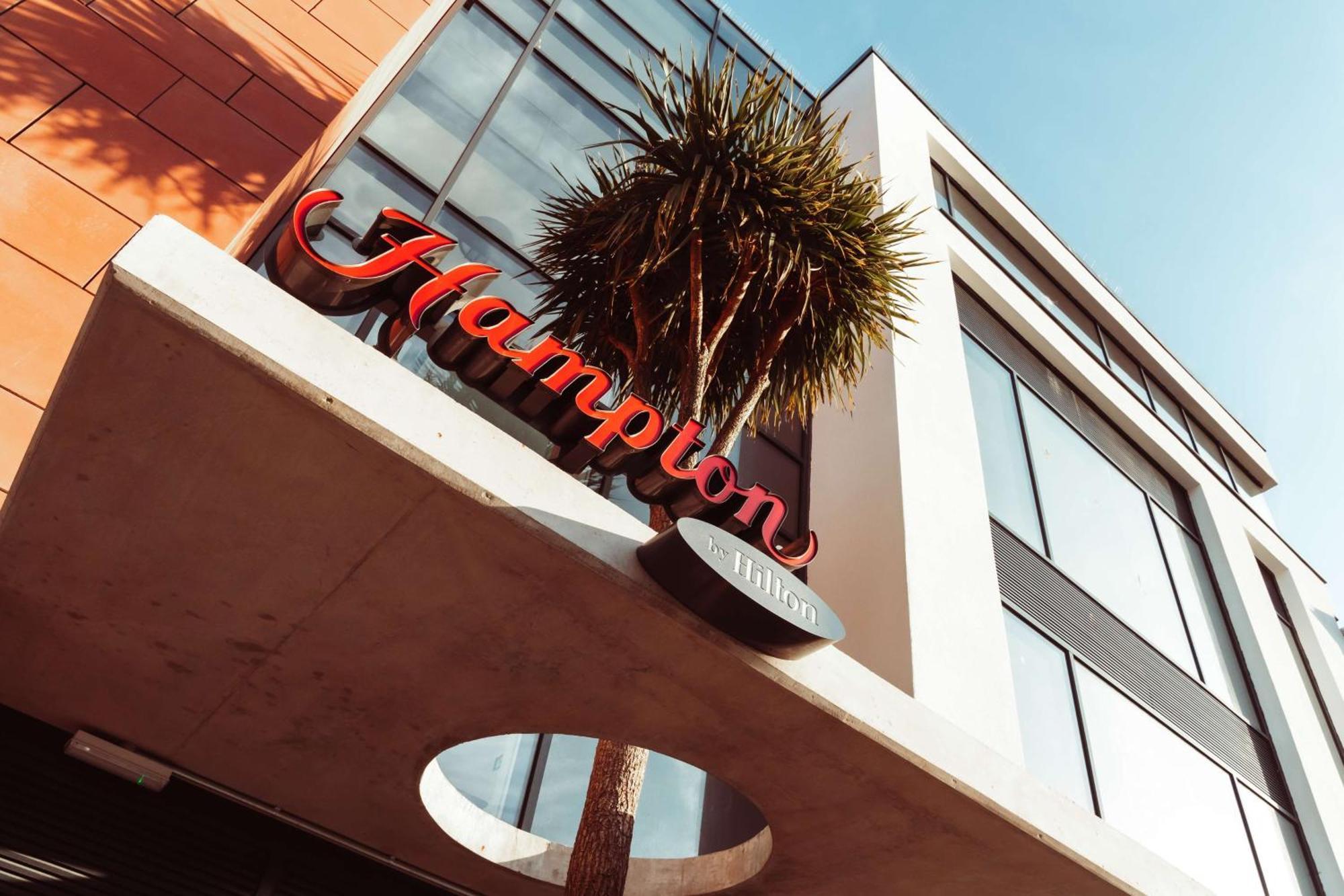 Hampton By Hilton Torquay Hotel Exterior photo